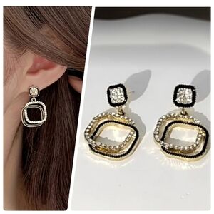 Fashion square dangling earrings